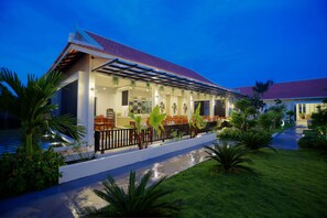 Restaurant - New Riverside Hotel (Siem Reap)