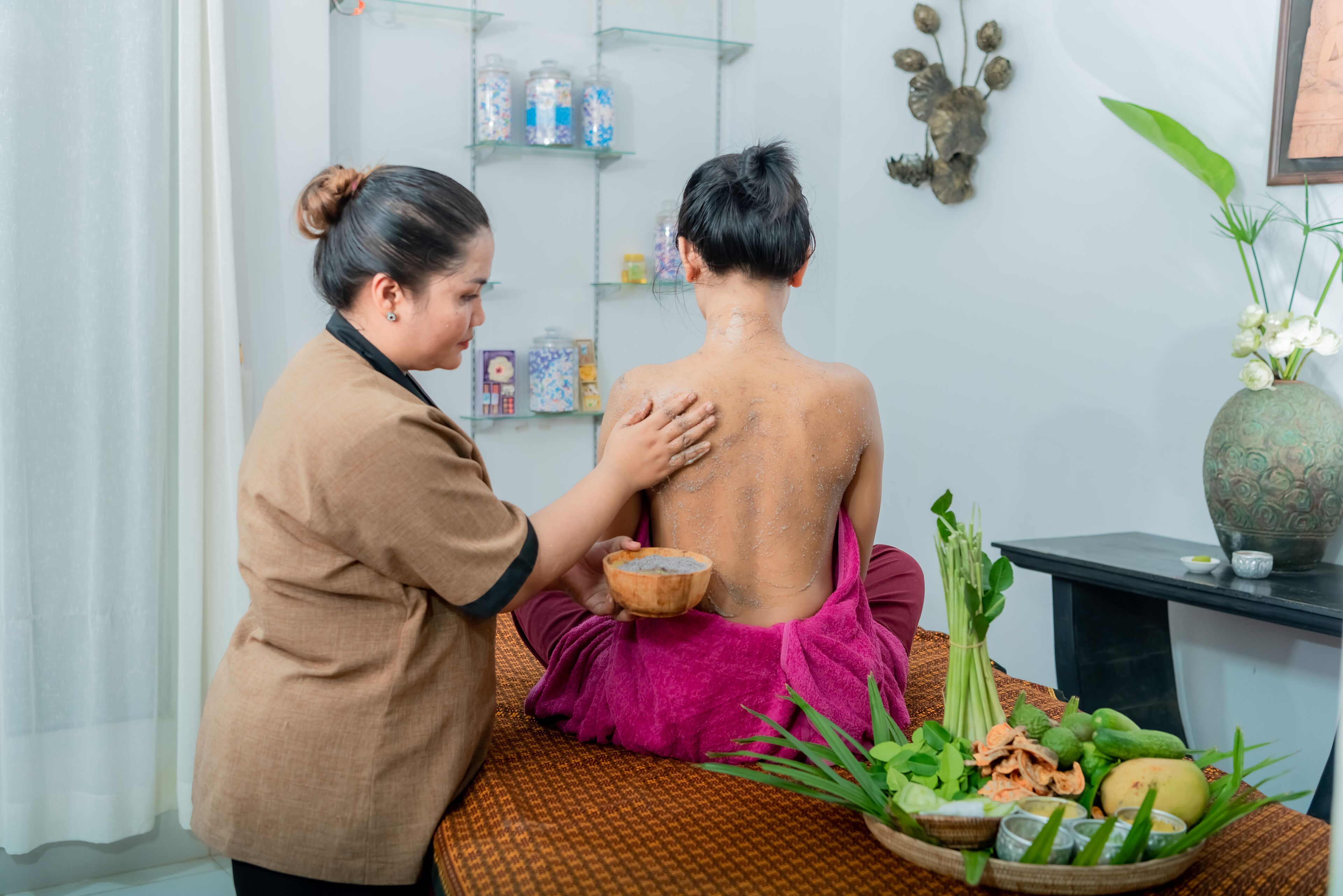 Couples treatment rooms, body treatments, aromatherapy