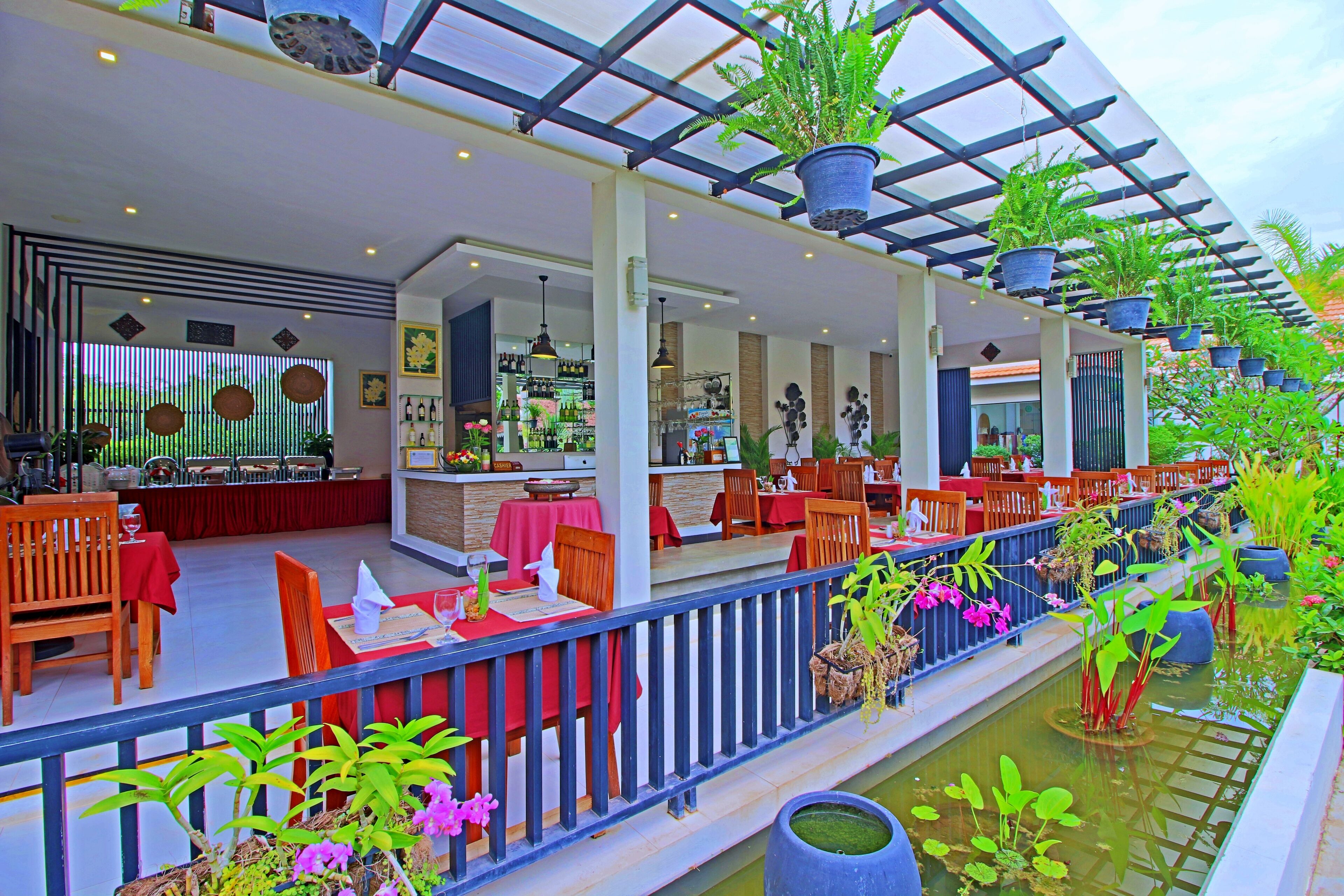 Foto - New Riverside Hotel