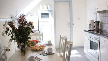 Réfrigérateur, micro-ondes, four, lave-vaisselle