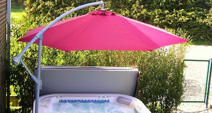 Modernes Zimmer mit Whirlpool