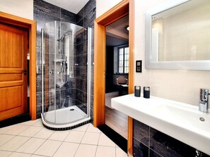 Bathtub - Countryside Escape for 9 (Honnay)