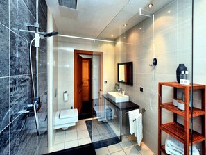 Bathtub - Countryside Escape for 9 (Honnay)