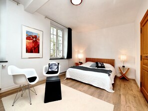 6 Schlafzimmer, Bügeleisen/Bügelbrett, WLAN