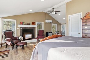 5 bedrooms, iron/ironing board, WiFi, bed sheets