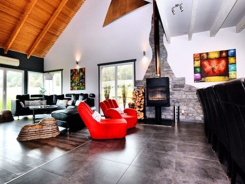 Villa with heated outdoor pool and sauna