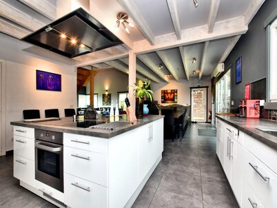 Villa with heated outdoor pool and sauna