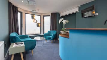 Now You See It Suite - Sea View | Living area