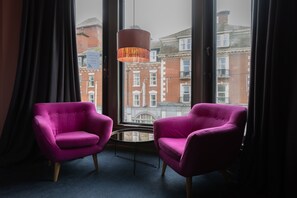 The Carnesky Room - Sea View | Egyptian cotton sheets, premium bedding, individually decorated - ART B&B (Blackpool)