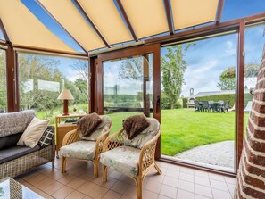 TV, fireplace, DVD player