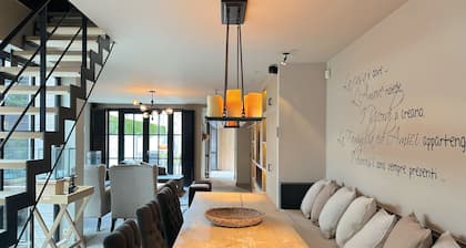 Luxury Townhouse With Pool old Town