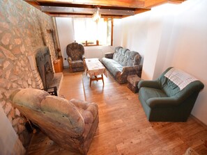 TV, peis og DVD-spiller