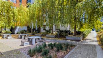 ุงูู
ูุดุฃุฉ ู
ู ุงูุฎุงุฑุฌ