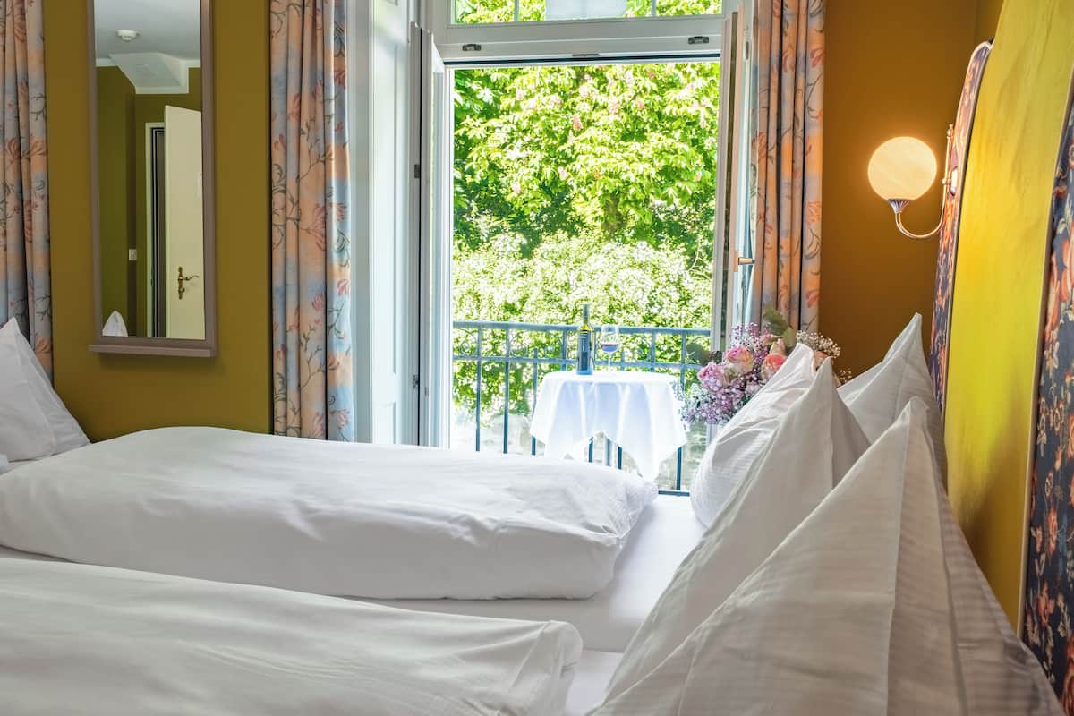 Family Triple Room | Hypo-allergenic bedding available, desk, laptop workspace, WiFi (free)