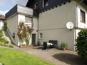 Outdoor dining - Ferienwohnung im Sauerland Hillside (Hallenberg-Hesborn)