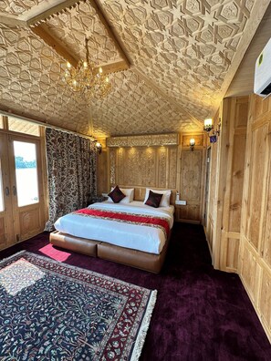 Sunset Room with Private Terrace | Ropa de cama de alta calidad y camas Tempur-Pedic 