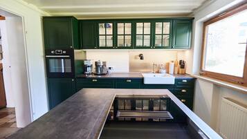 Kühlschrank, Ofen, Herdplatte, Geschirrspüler