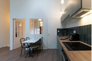 Kühlschrank, Ofen, Herdplatte, Geschirrspüler