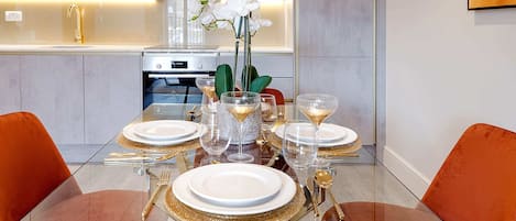 Basic Apartment, 1 Double Bed with Sofa bed | Dining