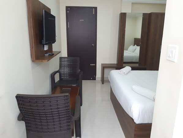 Deluxe Double Room | Egyptian cotton sheets, premium bedding, free WiFi - CNR Residency Madanapalle (Madanapalle)