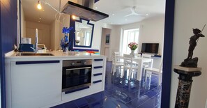 Kühlschrank, Ofen, Herdplatte, Geschirrspüler