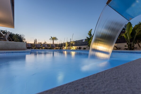 Piscine extérieure, piscine chauffée