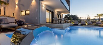 Villa Todo with heated pool and jacuzzi