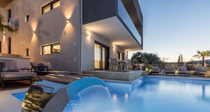 Villa Todo with heated pool and jacuzzi