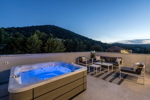 Bain à remous extérieur