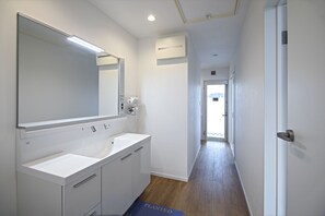 디럭스 빌라 | 욕실 세면대