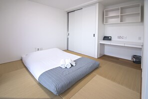Deluxe Villa | 2 bedrooms, desk, laptop workspace, blackout drapes - Toki・Nijo Aki (Kyoto)