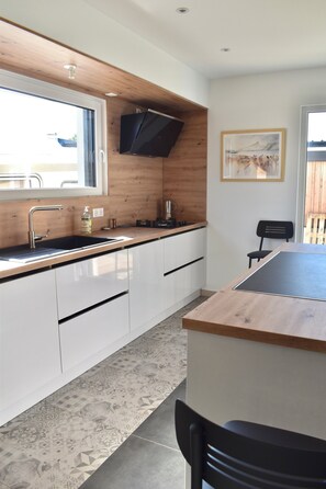 Kühlschrank, Ofen, Herdplatte, Geschirrspüler