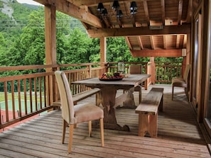 Outdoor dining - Holiday home in Saint-Martin-de-Belleville (Saint-Martin-de-Belleville)