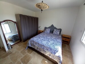 3 Schlafzimmer, Schreibtisch, Bügeleisen/Bügelbrett, kostenloses WLAN