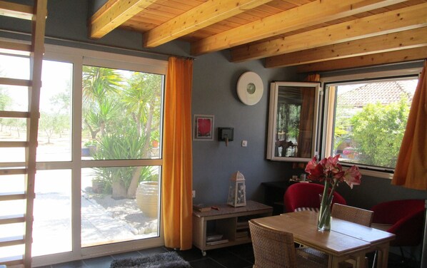 Interior - Spacious chalet on a plot of 4000m2 with fruit trees near the beach in Messinia (Messinia)