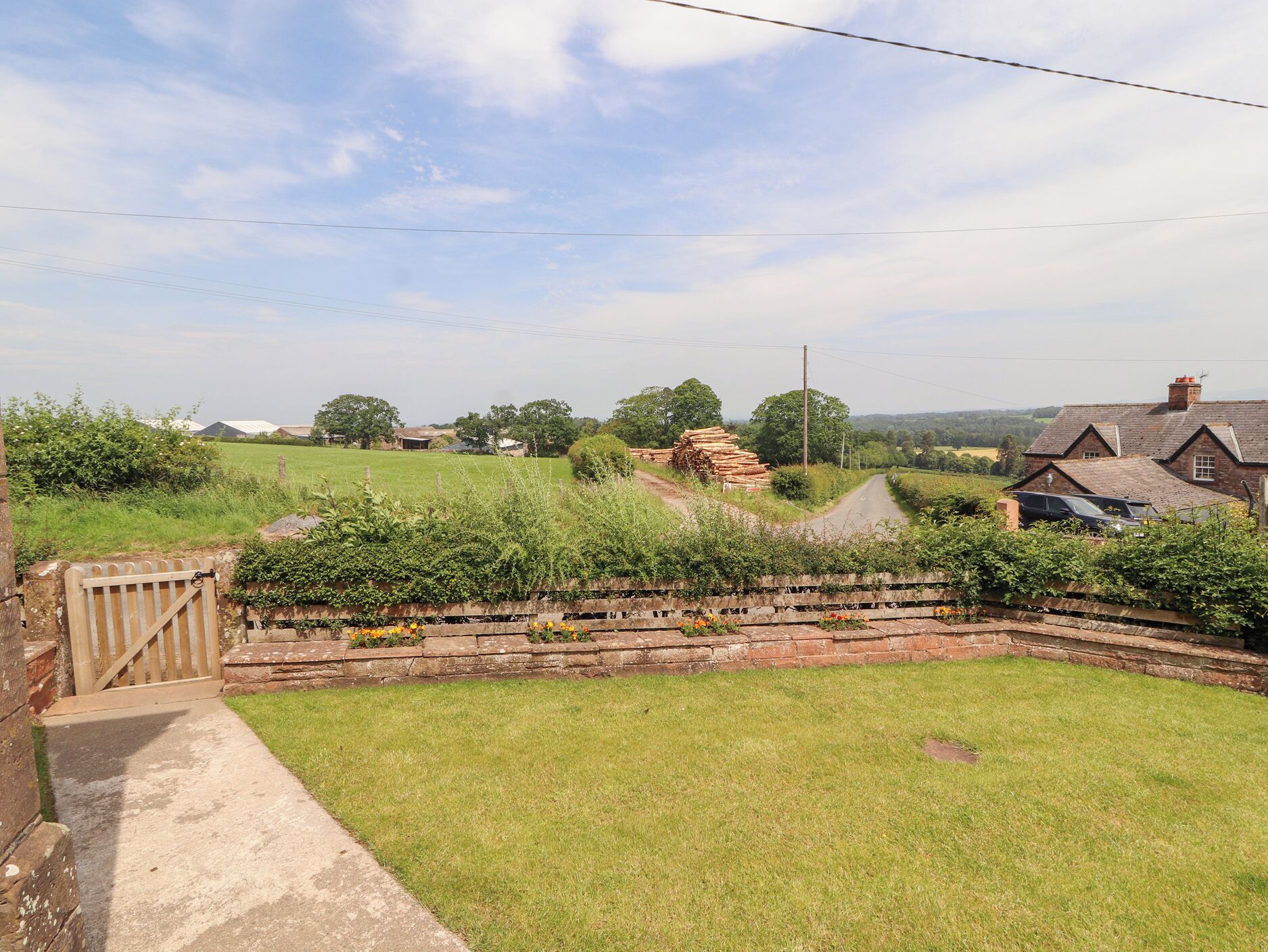 Cottage | Property grounds