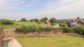Cottage | Property grounds