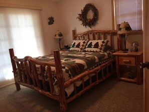 4 bedrooms, desk, iron/ironing board, travel cot