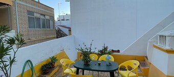 Casa Centenária no Centro da Fuseta. A 850 Metros da Praia e de Restaurantes