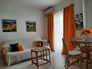 Living area - Families with children. 5 PAX. Beach at 100m (VC)