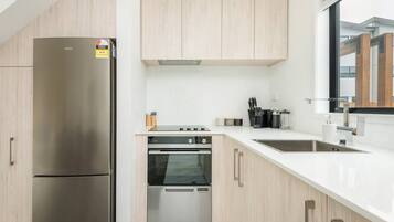 Fridge, microwave, oven, stovetop
