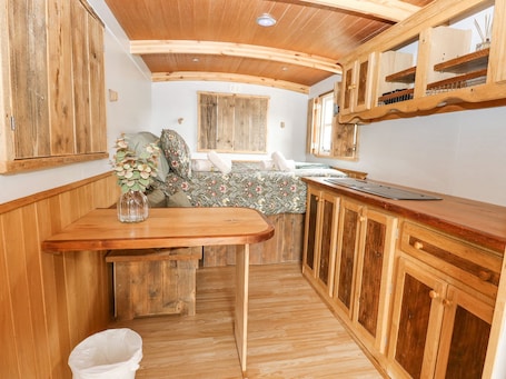 3 habitaciones, decoración personalizada y muebles diferentes