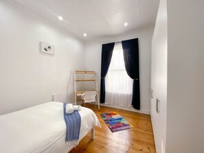 4 bedrooms, desk, iron/ironing board, free WiFi