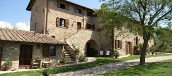 Casa vacanze a Montone con piscina e terrazza