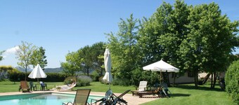 Feriehus i Montone med pool og have