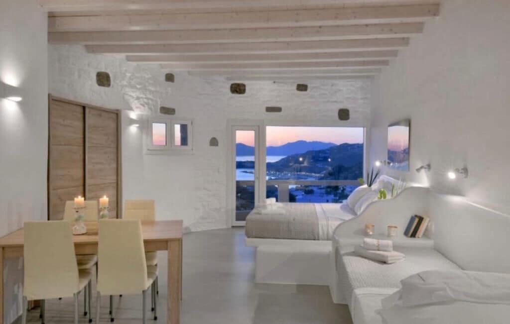 Photo - Crystal Suites