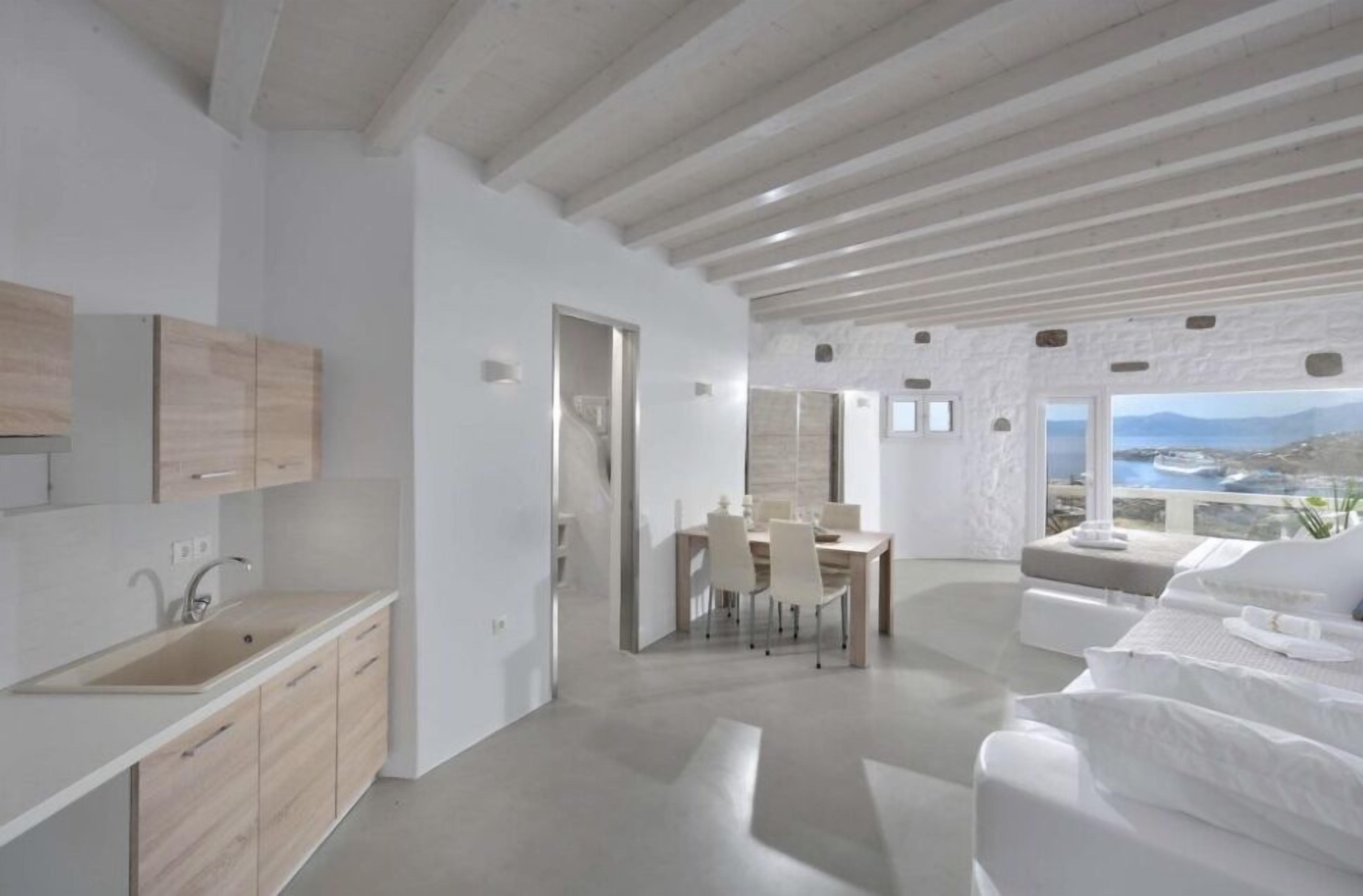 Photo - Crystal Suites