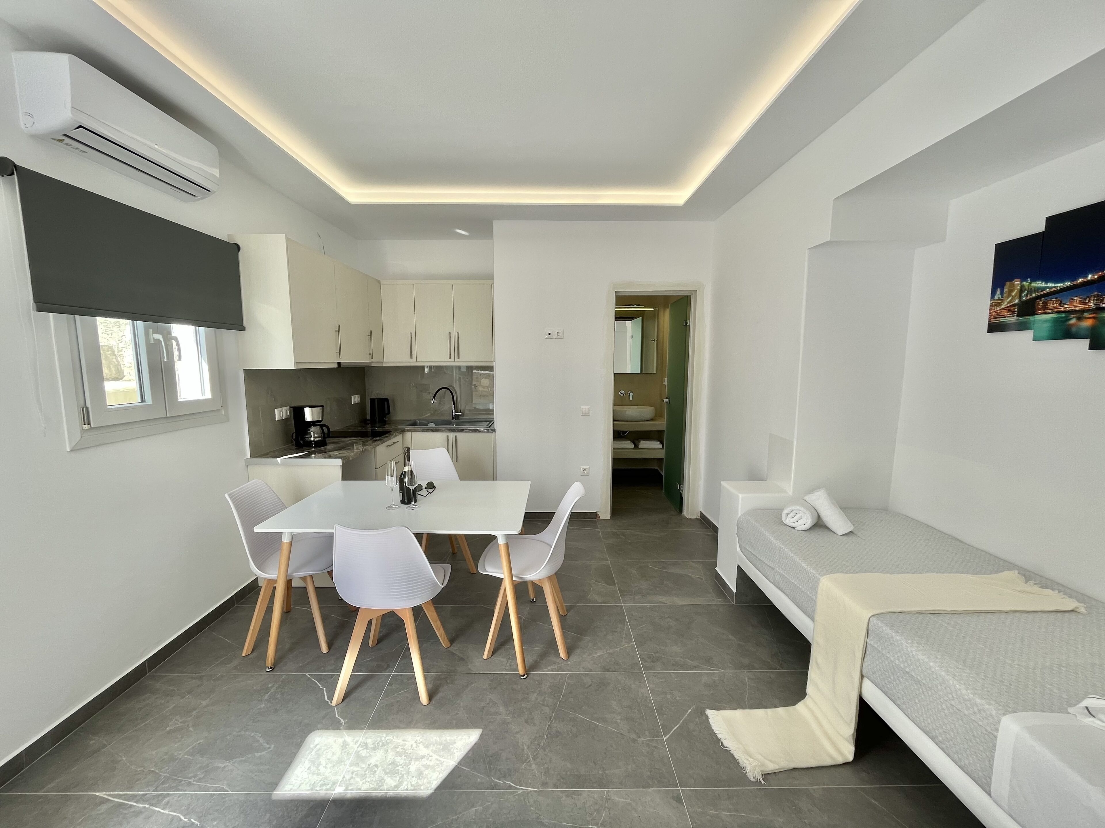 Photo - Crystal Suites