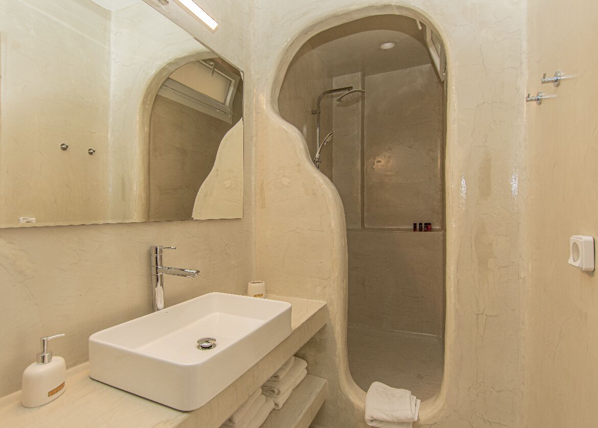 Photo - Crystal Suites