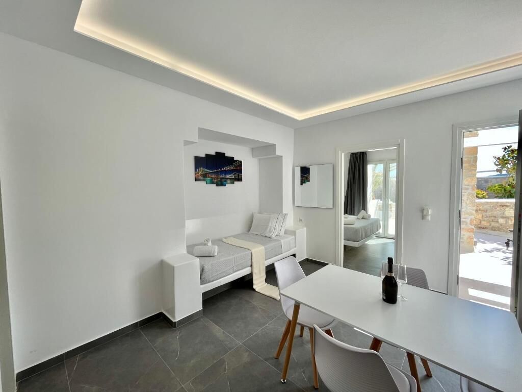 Photo - Crystal Suites